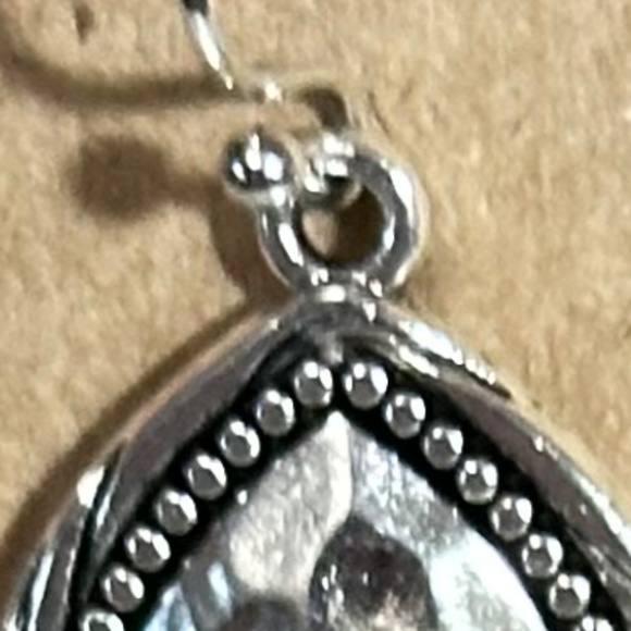 2/$20 Silver Tone Hammered Pear Shape Hook Earrings Retro NWOT - Picture 11 of 11